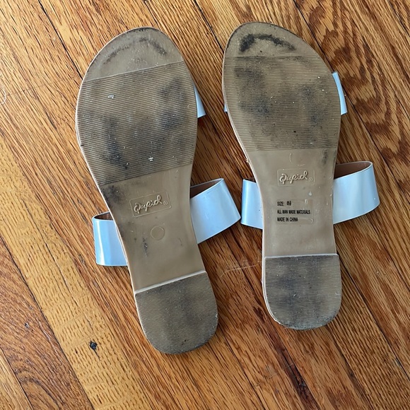 Sandals - Picture 3 of 3